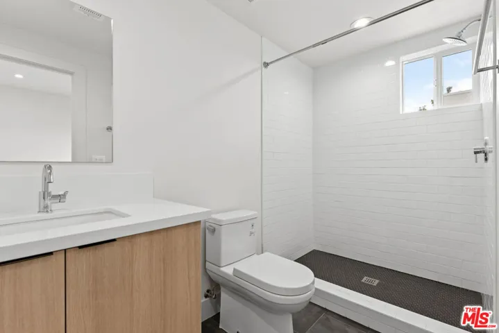 6937 Simpson Avenue 1/2, Los Angeles, California 91605