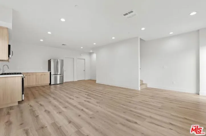 6937 Simpson Avenue 1/2, Los Angeles, California 91605