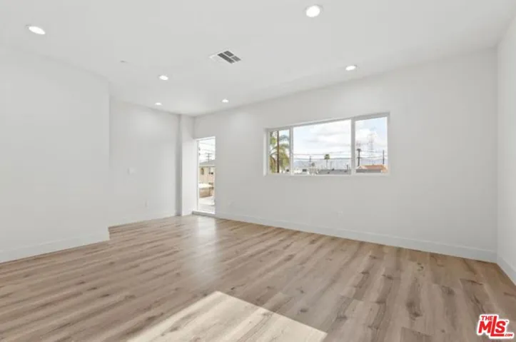 6937 Simpson Avenue 1/2, Los Angeles, California 91605
