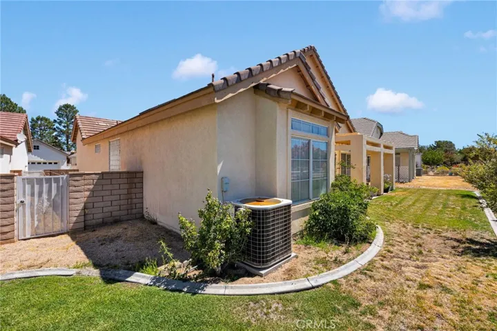 19591 Rolling Green, Apple Valley, California 92308