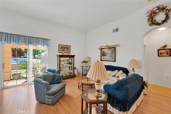 19591 Rolling Green, Apple Valley, California 92308