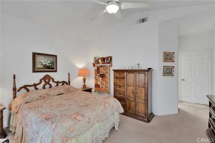 19591 Rolling Green, Apple Valley, California 92308