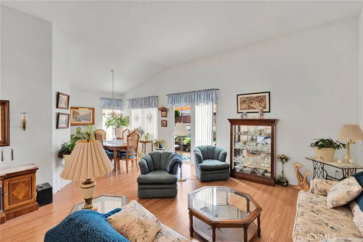 19591 Rolling Green, Apple Valley, California 92308