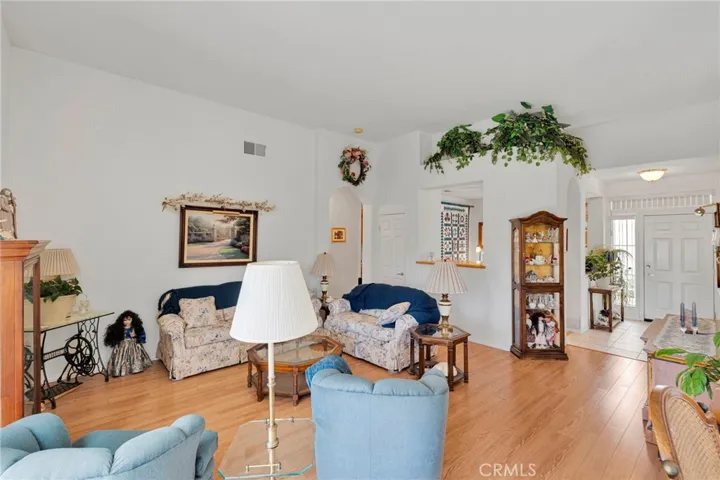 19591 Rolling Green, Apple Valley, California 92308