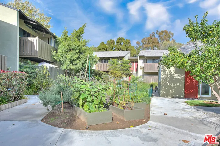 4822 Hollow Corner Road 177, Culver City, California 90230