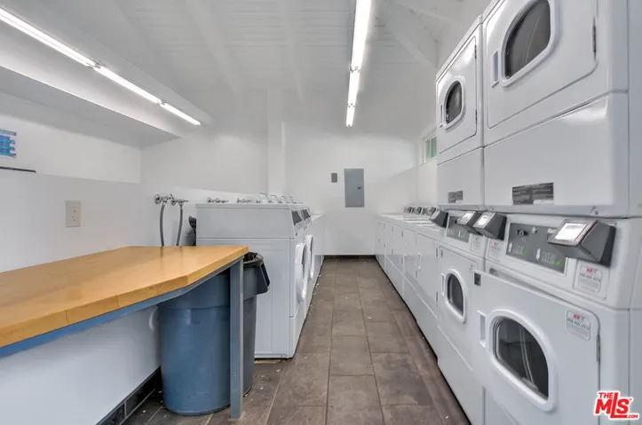 4822 Hollow Corner Road 177, Culver City, California 90230