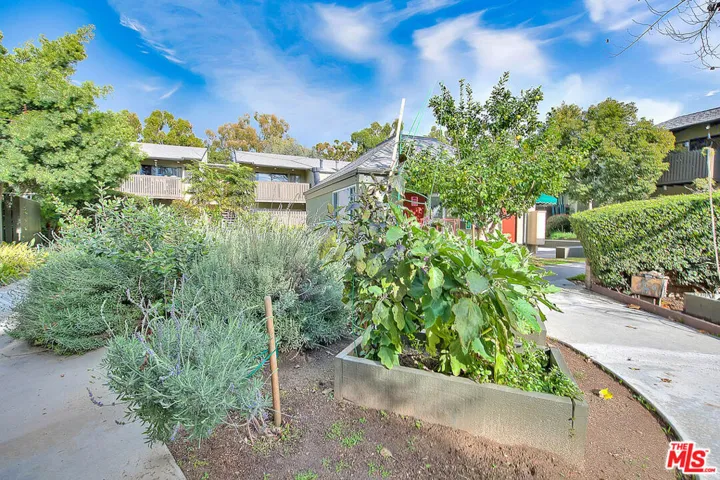 4822 Hollow Corner Road 177, Culver City, California 90230