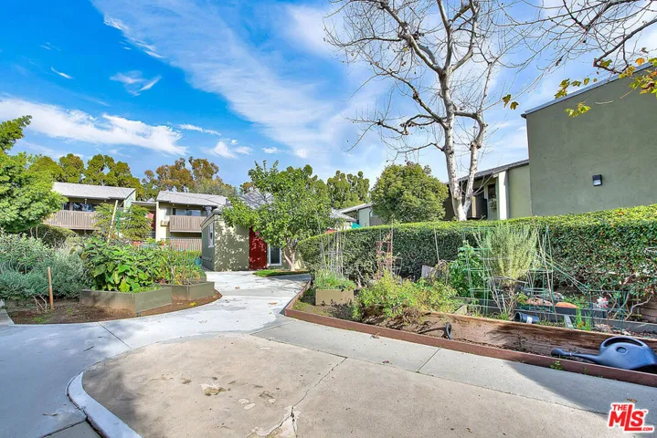 4822 Hollow Corner Road 177, Culver City, California 90230