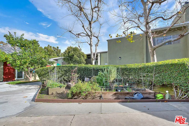 4822 Hollow Corner Road 177, Culver City, California 90230