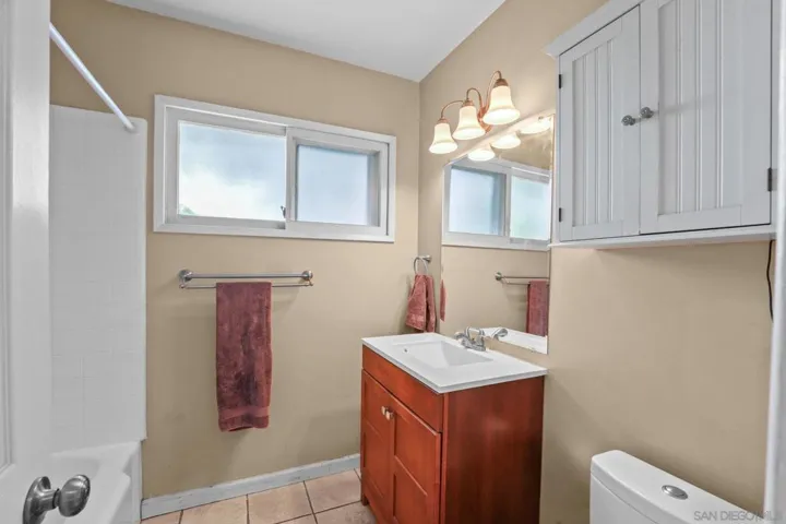 1105 Kelton, San Diego, California 92114