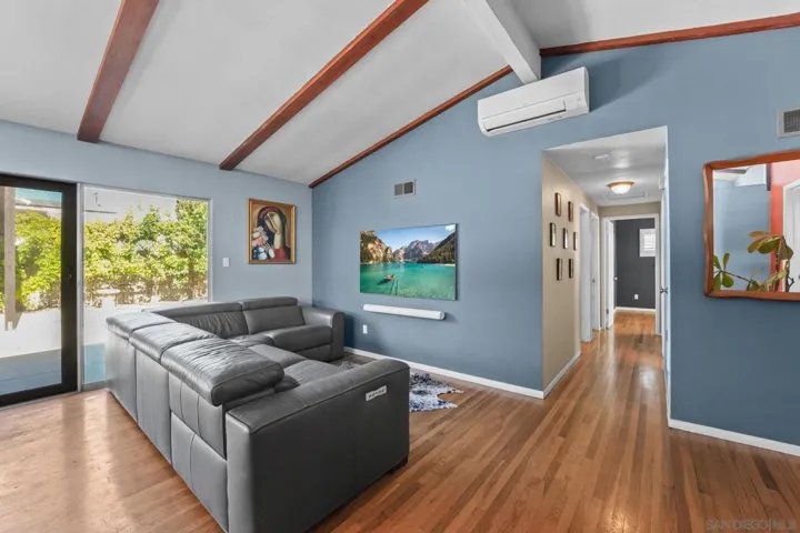 1105 Kelton, San Diego, California 92114