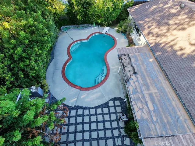 7049 Semrad Road, West Hills, California 91307