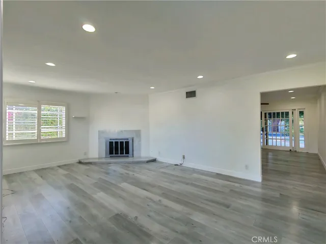 7049 Semrad Road, West Hills, California 91307