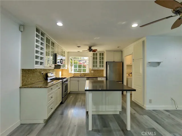 7049 Semrad Road, West Hills, California 91307