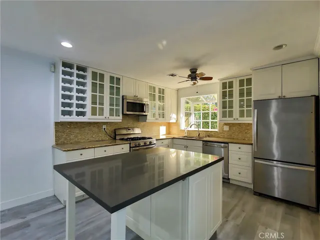 7049 Semrad Road, West Hills, California 91307