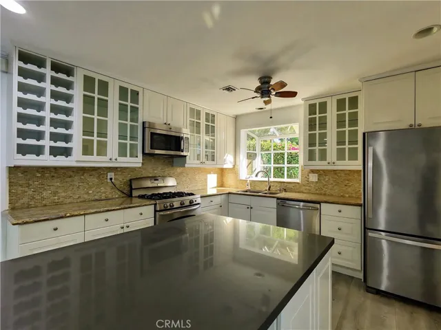 7049 Semrad Road, West Hills, California 91307