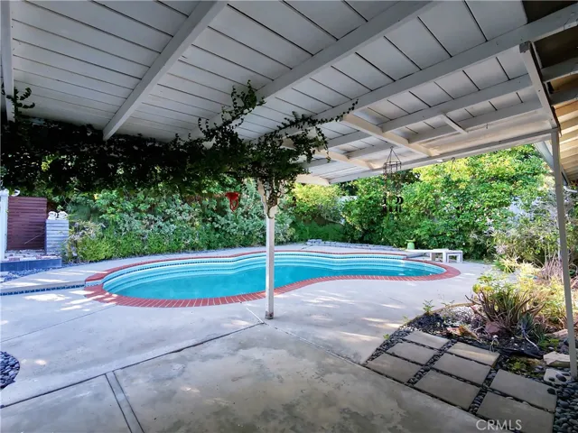 7049 Semrad Road, West Hills, California 91307