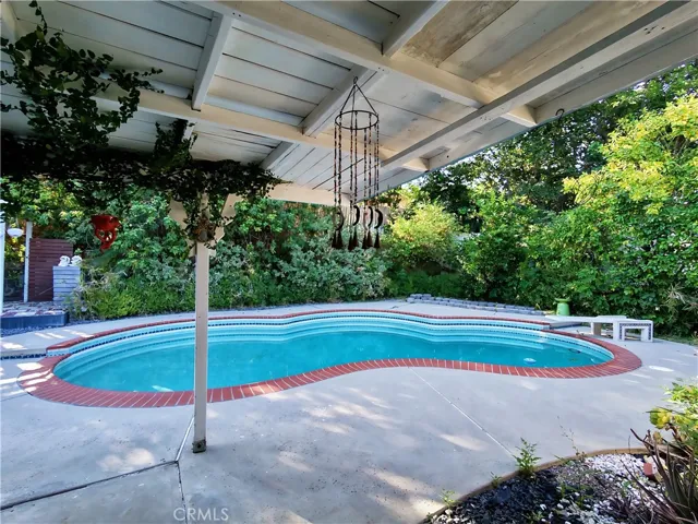7049 Semrad Road, West Hills, California 91307