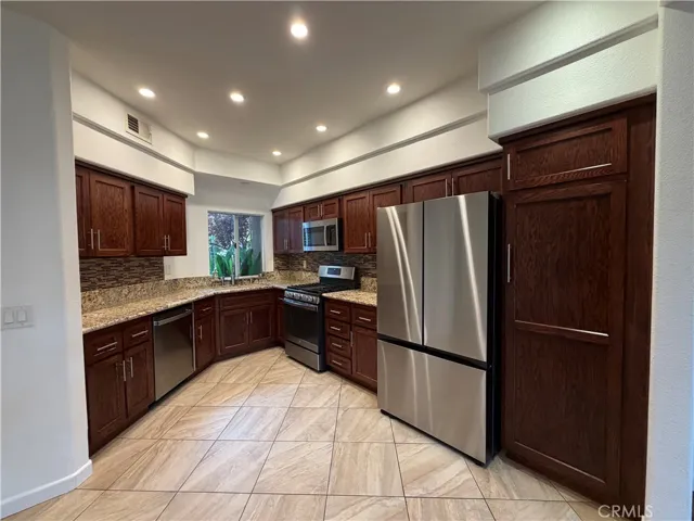 28 Auburn Aisle, Irvine, California 92612