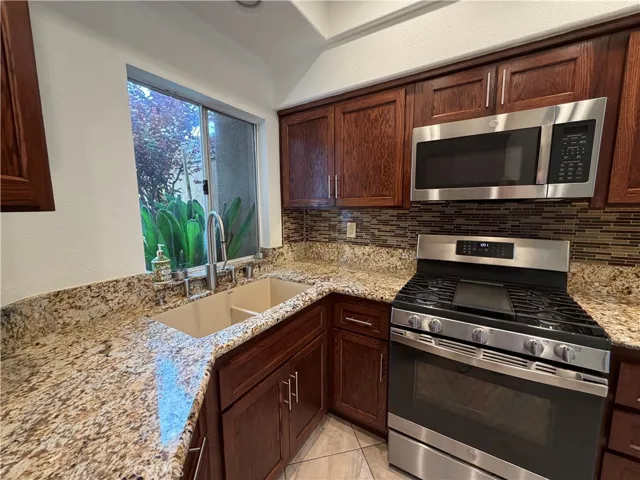 28 Auburn Aisle, Irvine, California 92612
