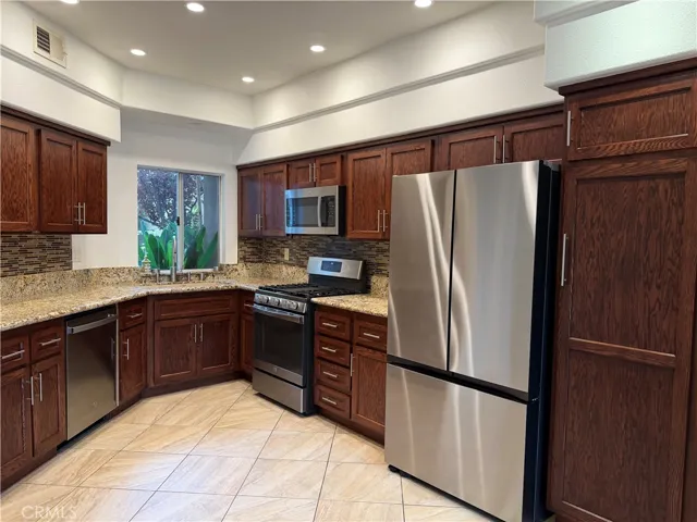 28 Auburn Aisle, Irvine, California 92612