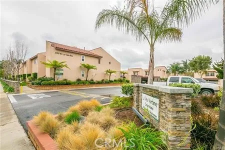 700 W La Veta Avenue R6, Orange, California 92868