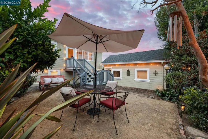 3277 School St, Oakland, California 94602