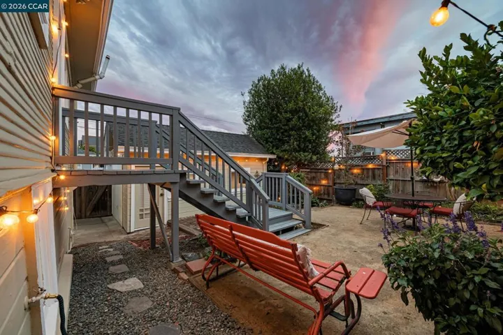 3277 School St, Oakland, California 94602
