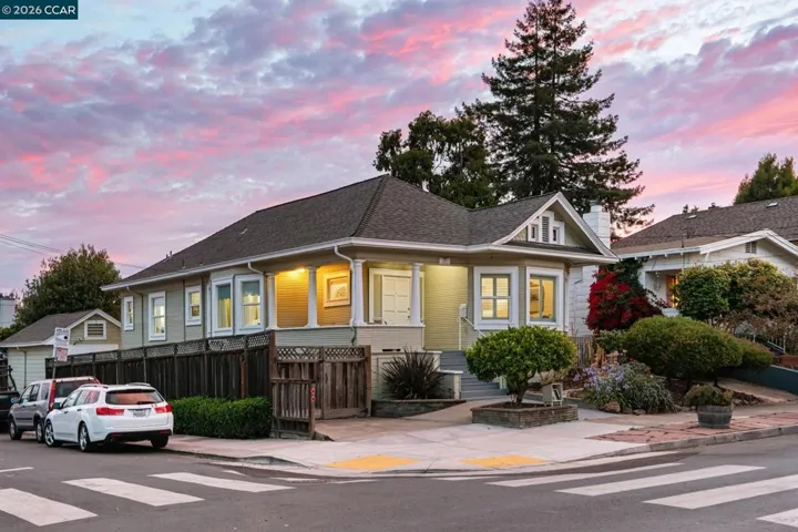 3277 School St, Oakland, California 94602