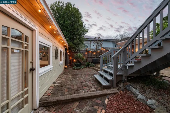 3277 School St, Oakland, California 94602