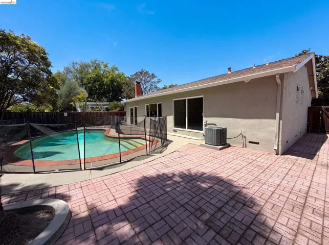 1496 Soccer Ct, Concord, California 94518 — photo 5