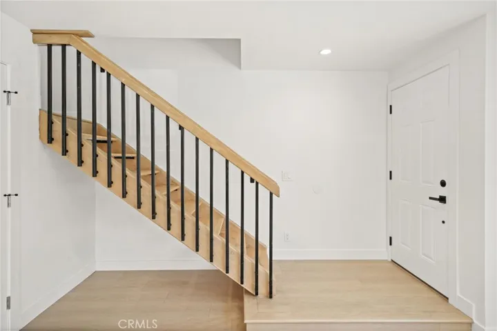 7010 Lennox Avenue C, Van Nuys, California 91405