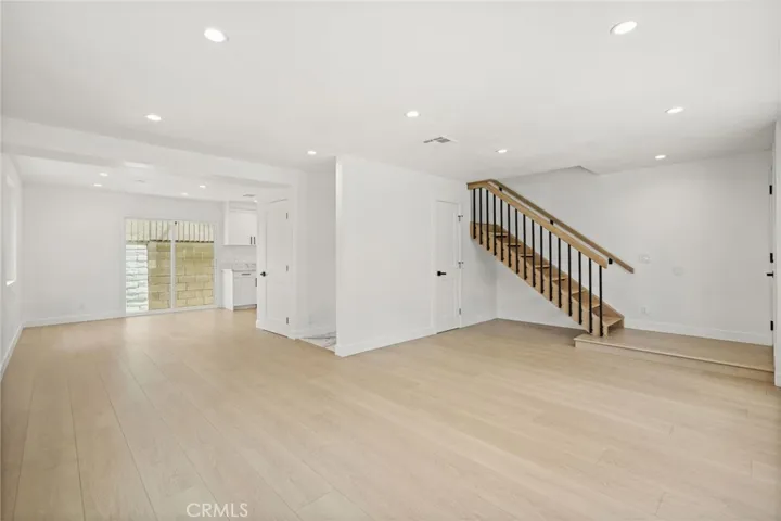 7010 Lennox Avenue C, Van Nuys, California 91405
