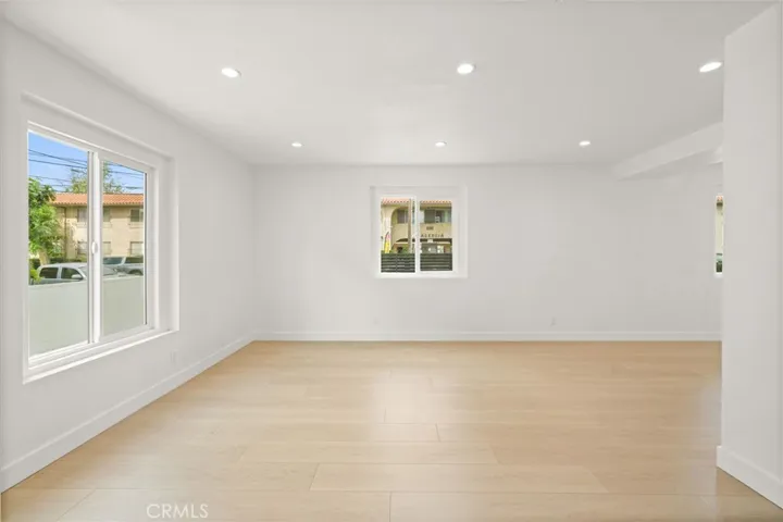7010 Lennox Avenue C, Van Nuys, California 91405