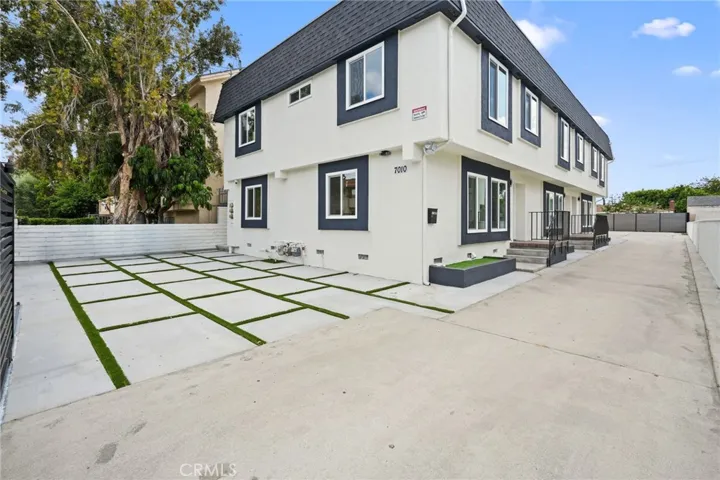 7010 Lennox Avenue C, Van Nuys, California 91405