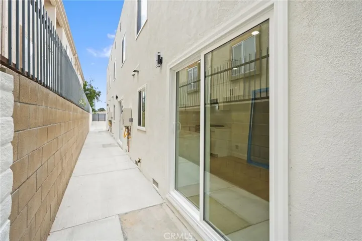 7010 Lennox Avenue C, Van Nuys, California 91405