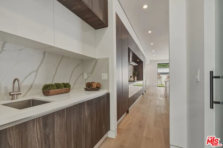 4233 Costello Avenue, Sherman Oaks, California 91423