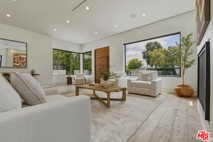 4233 Costello Avenue, Sherman Oaks, California 91423