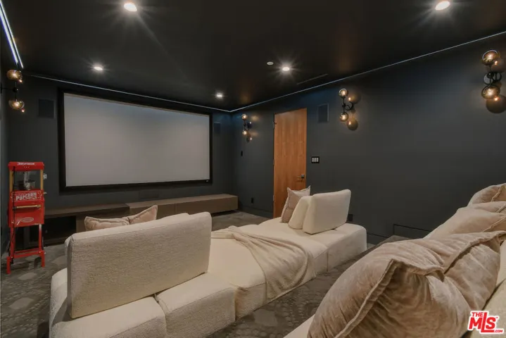 4233 Costello Avenue, Sherman Oaks, California 91423