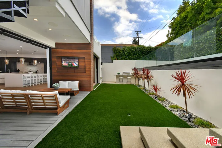4233 Costello Avenue, Sherman Oaks, California 91423