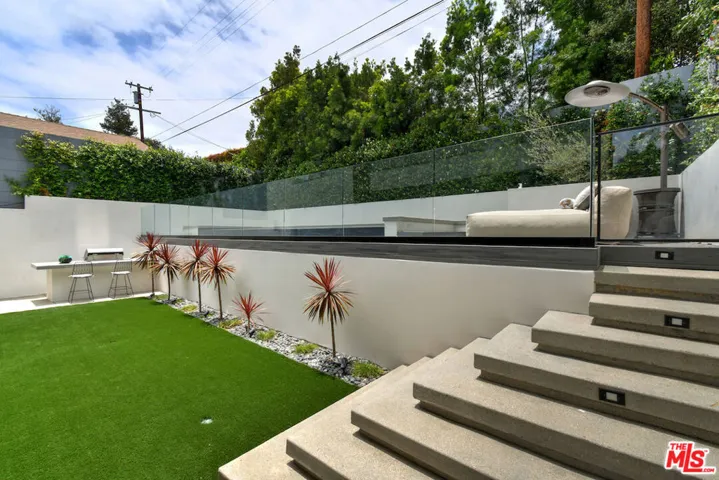 4233 Costello Avenue, Sherman Oaks, California 91423