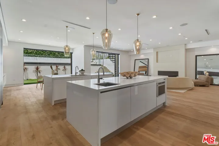 4233 Costello Avenue, Sherman Oaks, California 91423