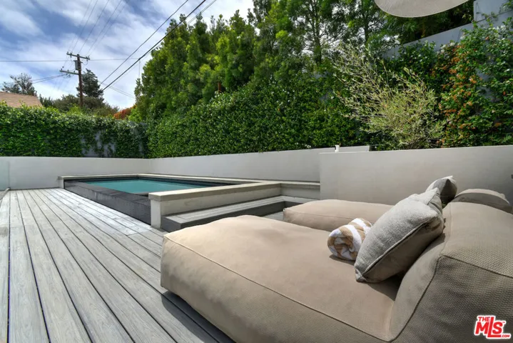 4233 Costello Avenue, Sherman Oaks, California 91423