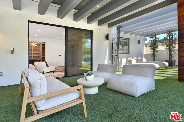 4233 Costello Avenue, Sherman Oaks, California 91423