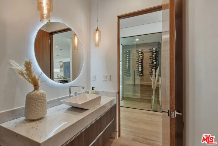 4233 Costello Avenue, Sherman Oaks, California 91423