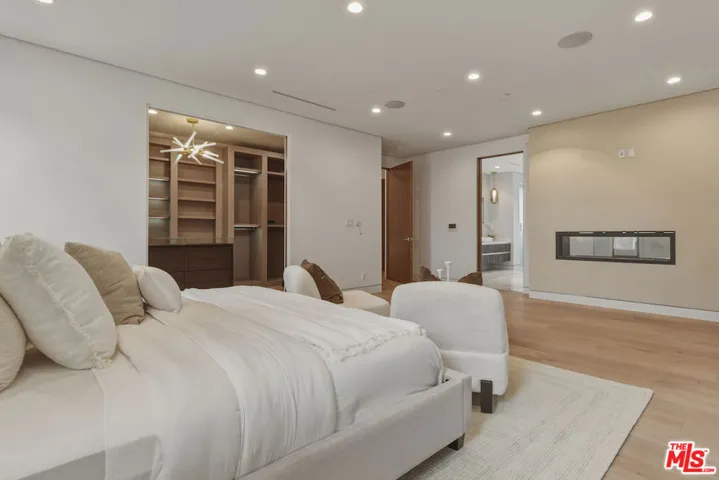4233 Costello Avenue, Sherman Oaks, California 91423