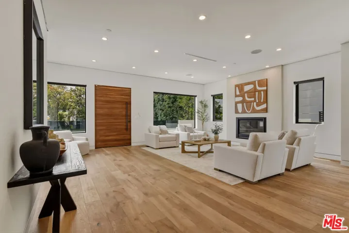 4233 Costello Avenue, Sherman Oaks, California 91423