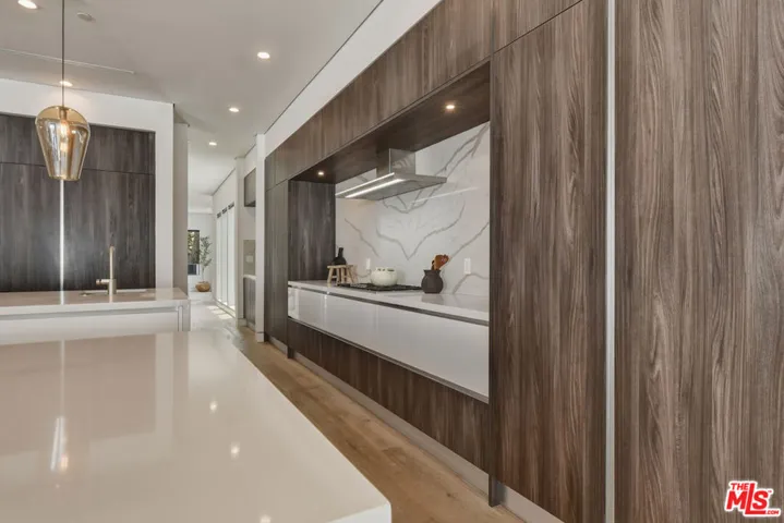 4233 Costello Avenue, Sherman Oaks, California 91423