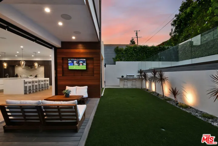 4233 Costello Avenue, Sherman Oaks, California 91423
