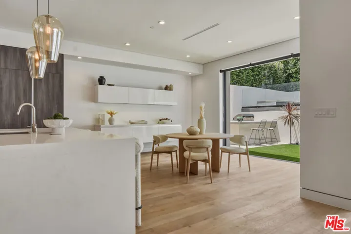4233 Costello Avenue, Sherman Oaks, California 91423